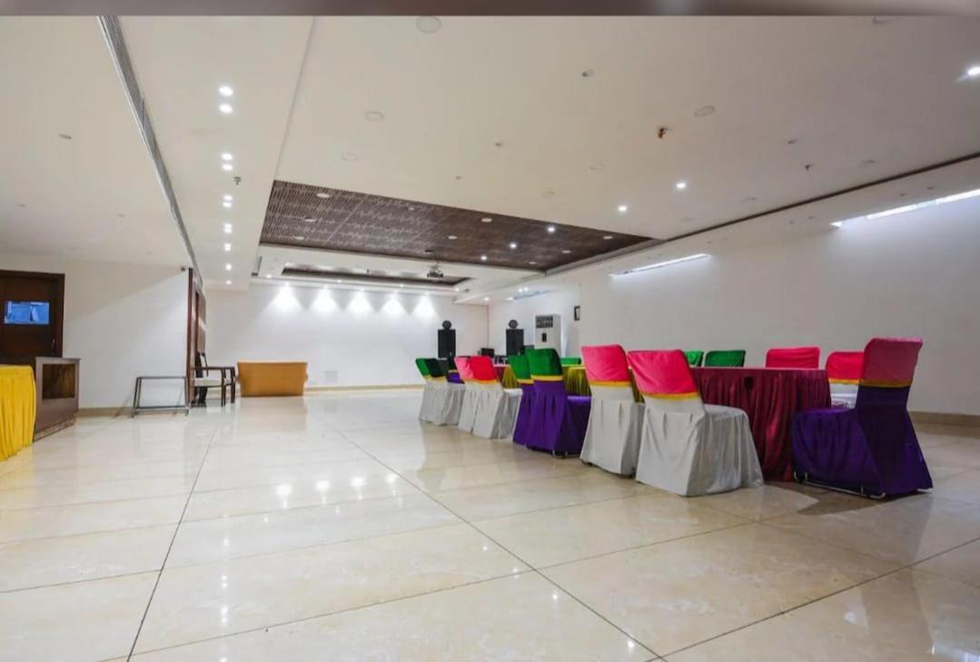 Hotel Opulence Патханкот Екстер'єр фото